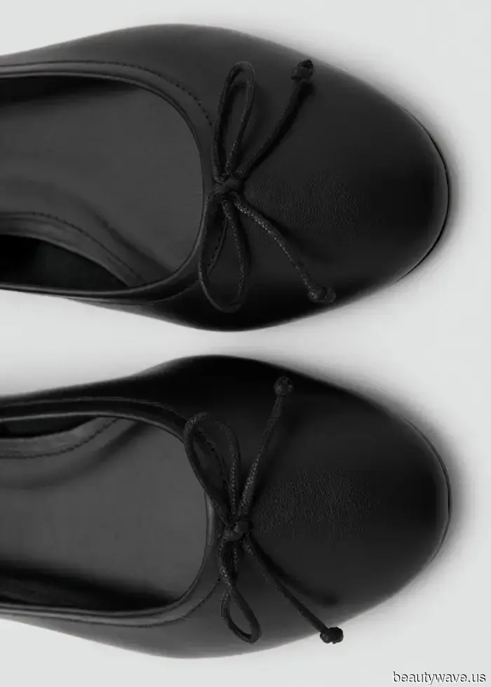 Secondo Carolyn Bessette Kennedy, i jeans bianchi possono essere indossati tutto l'anno&mdash;5 modi per abbinarli prima della primavera…