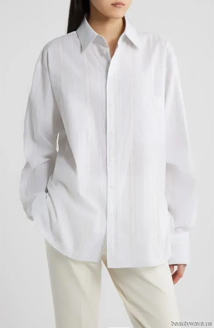 I work in fashion—my five-piece business casual capsule wardrobe never features this one item.