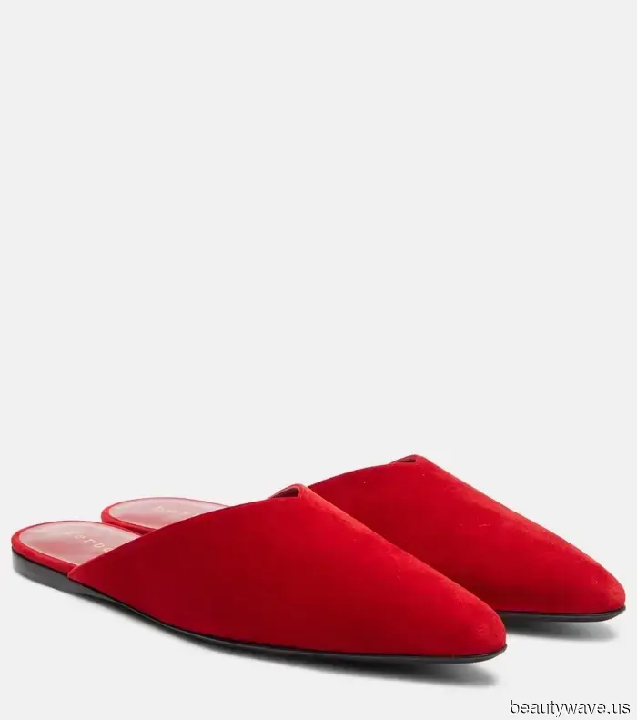 Quando tutto ciò che sai è che non vuoi indossare scarpe nere, opta per il colore che Victoria Beckham ha appena indossato.