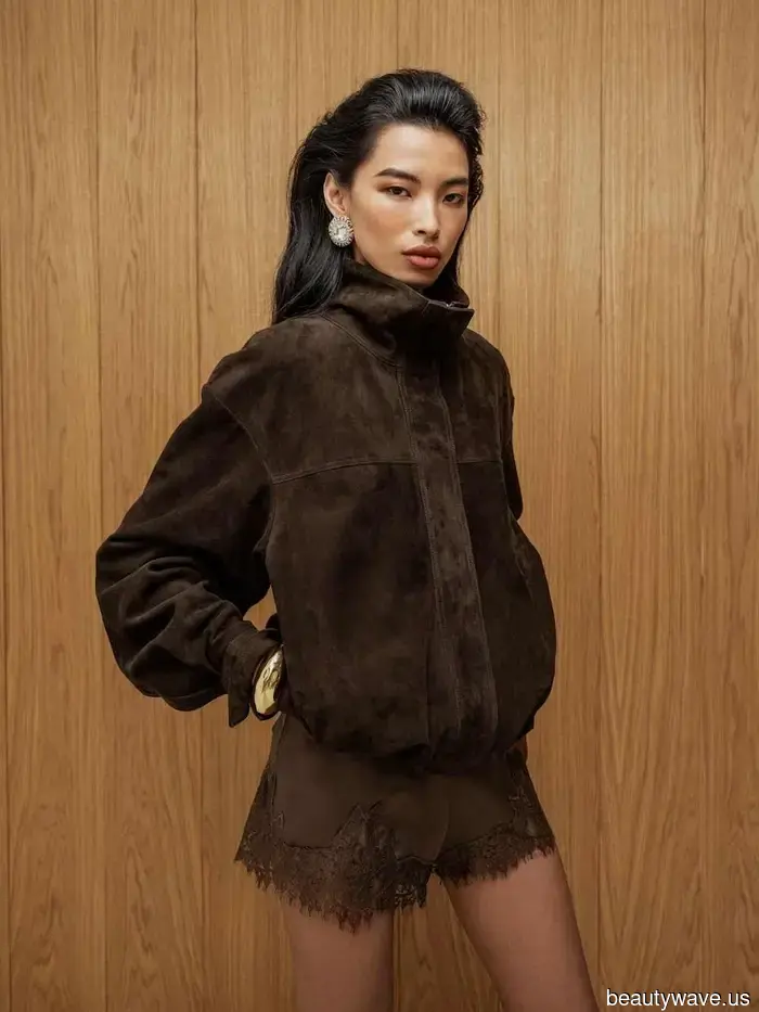 It's True: This Controversial Combination of Trousers and Flat Shoes Has Emerged as a Spring Essential for Fashion Enthusiasts.