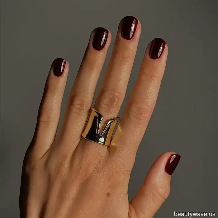 15 Manicures Inspired by Dark Academia That Conjure Images of Dusty Leather Books, Secret Societies, and Plaid Layers