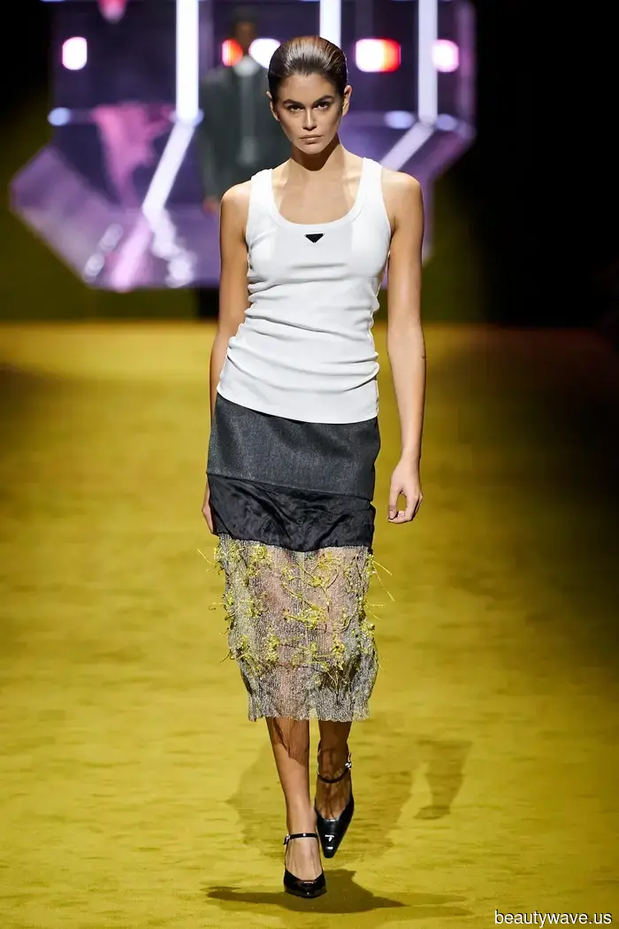 Chic and Opaque—Discover 9 White Tank Tops That Deserve a Spot in Your Closet