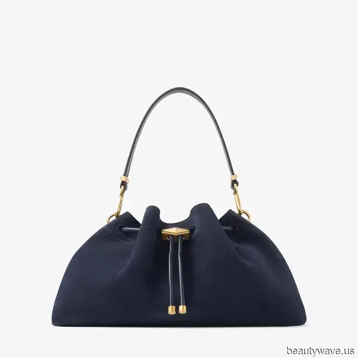 6 Chic, Easy-to-Wear Items You’ll Discover in a French Woman's 2026 Capsule Wardrobe