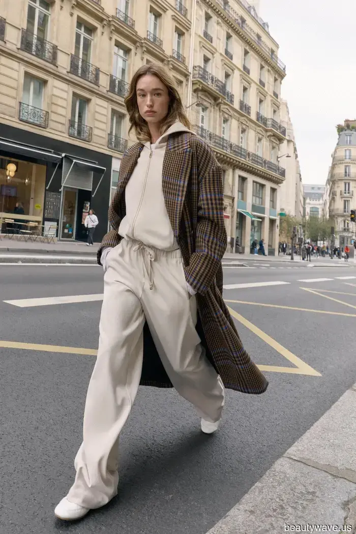 No Leggings, No Jeans&mdash;Este es el estilo de pantalón cómodo pero elegante que la gente de moda está usando ahora mismo.