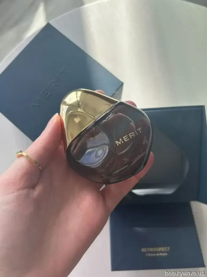 I’ve been anticipating the release of this new perfume all year—the day has finally arrived.