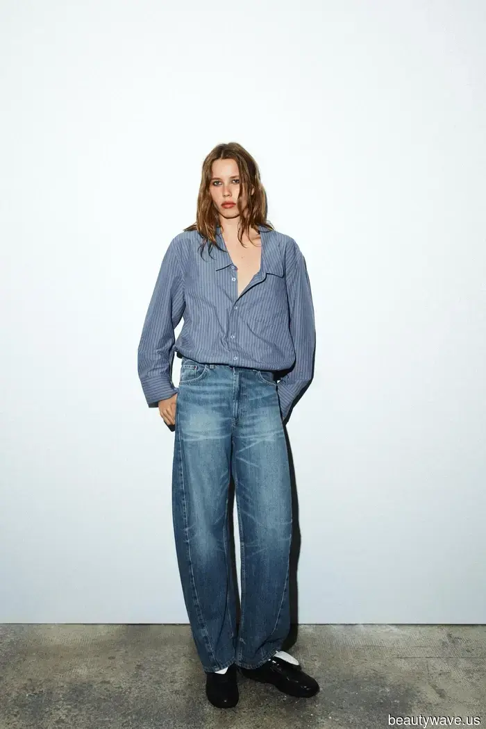 All the trendiest individuals I follow have recently embraced this new autumn denim style.