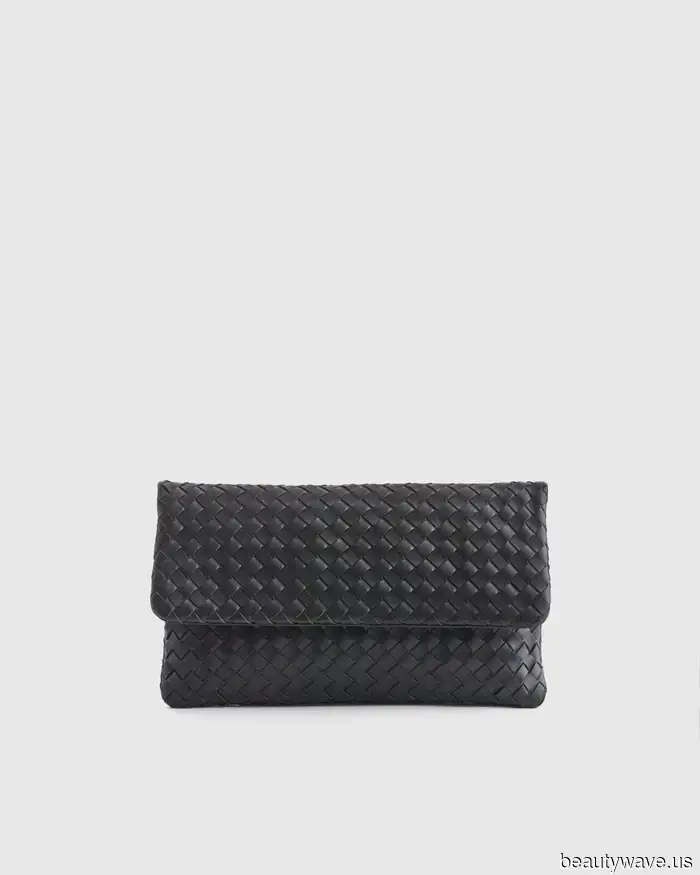 Questa tendenza specifica delle giacche ha reso i pantaloni basic di Scarlett Johansson così costosi a New York.