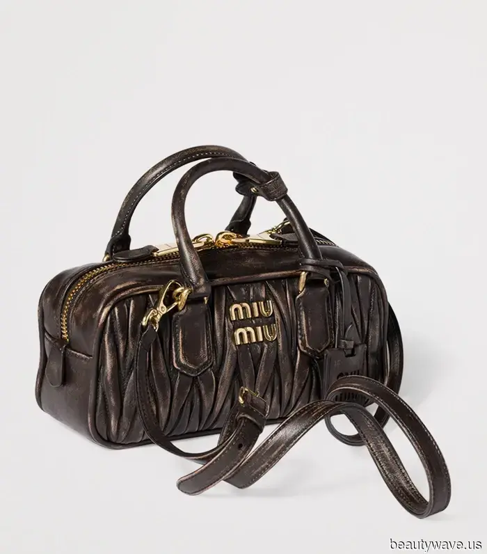 Celebrità e persone della moda sono tutte d'accordo: questa borsa cult è destinata a diventare un It-Bag.