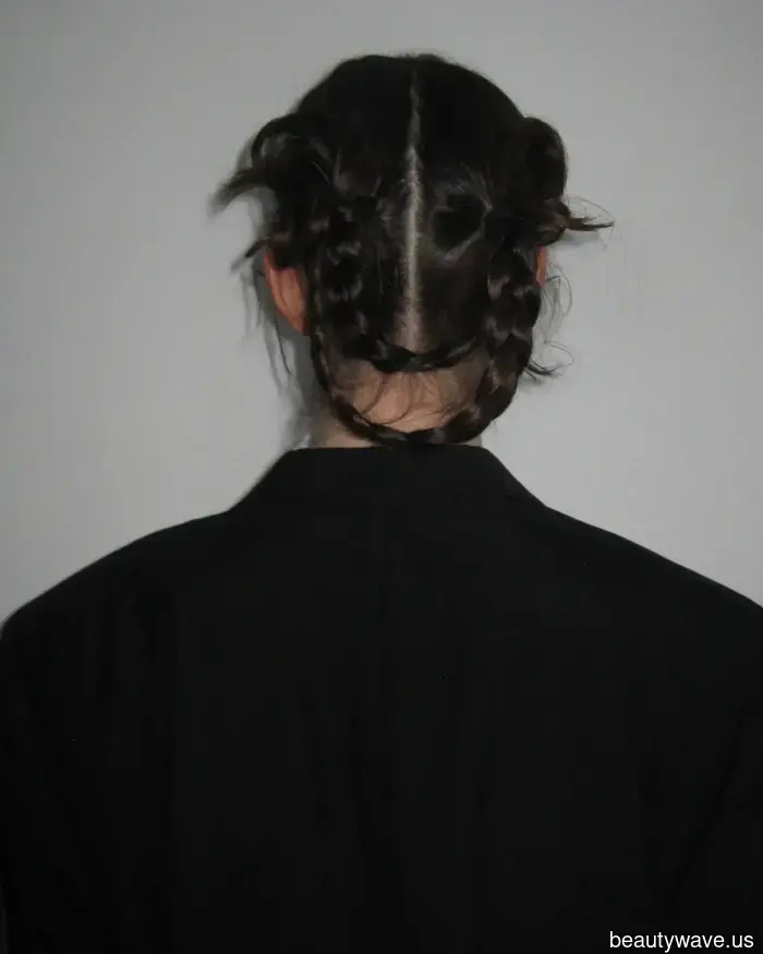 Dimentica le acconciature intricate&mdash;Queste 17 acconciature intrecciate chic sono molto più alla moda