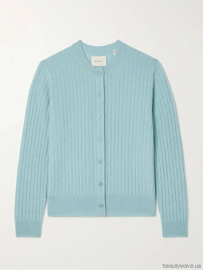 I'm not trying to show off, but whenever I put on this cardigan with jeans, I always get compliments from everyone.