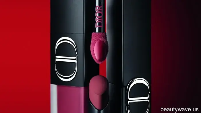 Nublado, Construible y Dolorosamente Chic&mdash;Los Nuevos Lip Blurs de Dior Son la Definición del Maquillaje Suave de Otoño