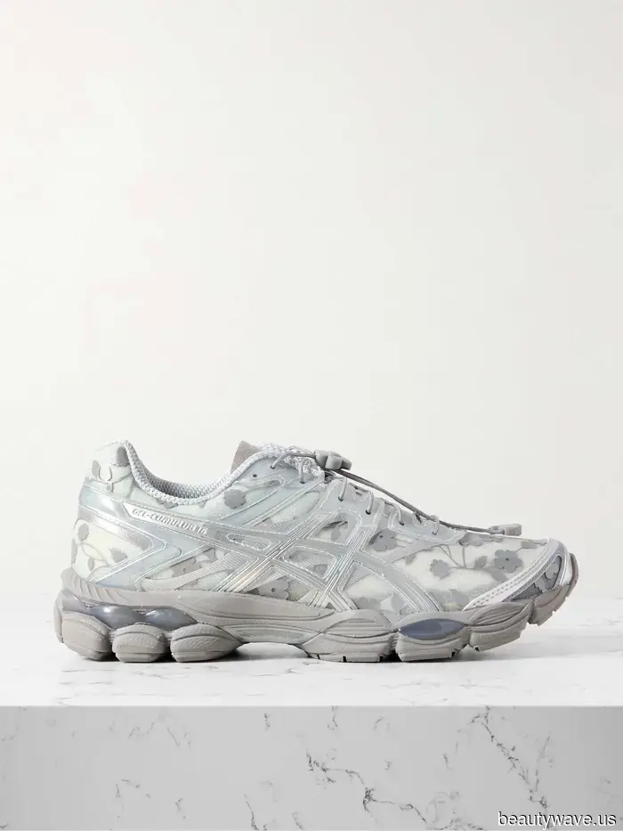 I make a living by identifying new trends, but this "outlandish" trainer style caught even me off guard.