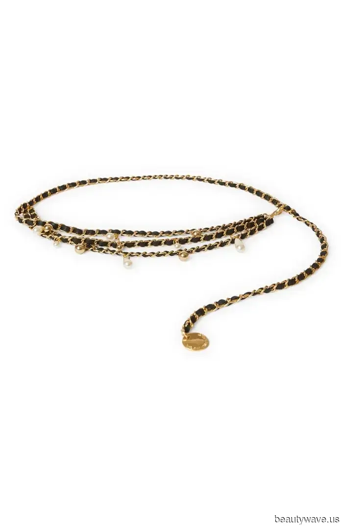 Here’s how Sofia Coppola styles jeans for the summer.