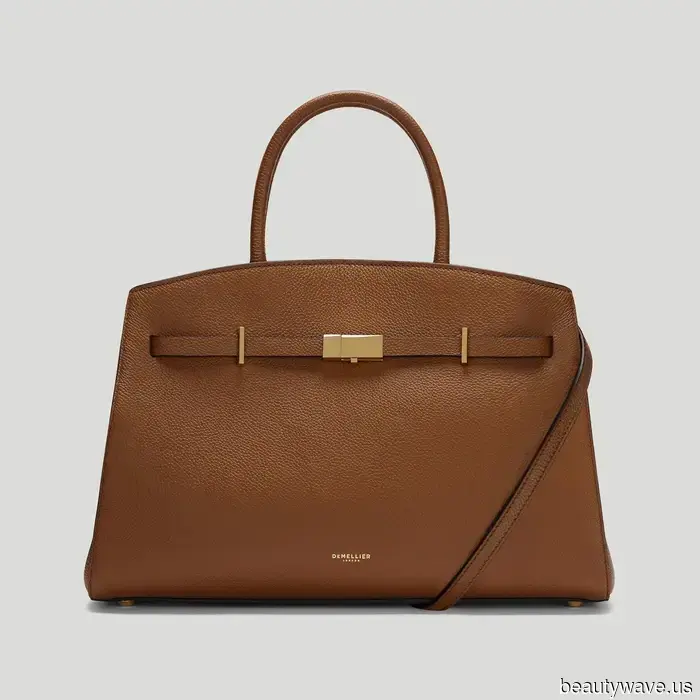 Plötzlich tragen stylische Menschen überall die Sommer-It-Bag, die mit Designer-Käufen konkurriert.