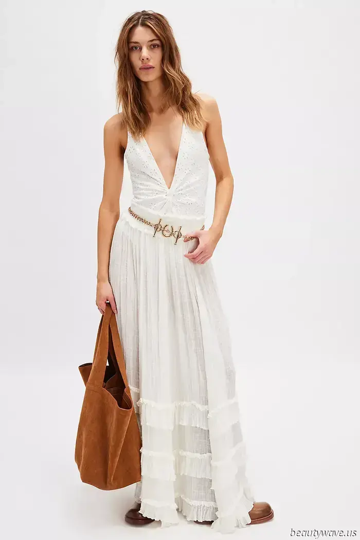 Dimentica le sandali gladiatore—Sienna Miller ha appena indossato lo stile di scarpa che rende i maxiskirt boho moderni