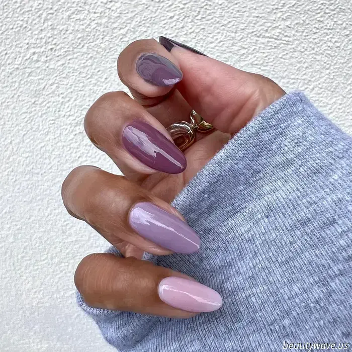 Do you recall Jelly Shoes? This Juicy Manicure serves as the nail counterpart inspired by the '90s.
