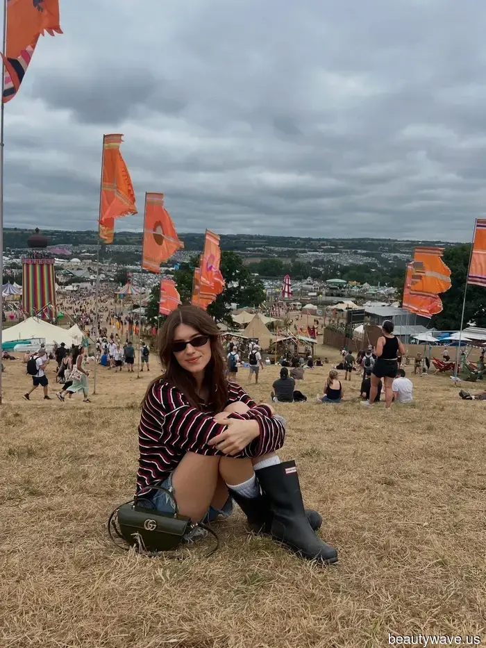 Predigo que estas botas clásicas vistas en la gente de moda de Londres dominarán las aceras de Nueva York este otoño.