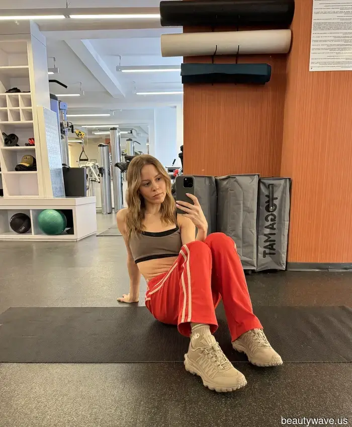 FYI: Le ragazze alla moda di L.A. e NYC indosseranno presto queste sneakers per le escursioni a Runyon e le passeggiate a WSH.