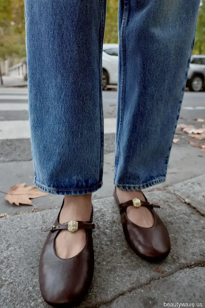 Not White Sneakers, Not Loafers—These Footwear Options are Essential for Enhancing Your Cropped Jeans.