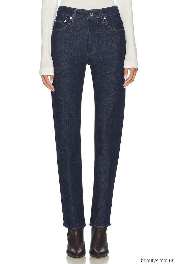 I Didn’t Have a Single Pair of Jeans (I Know), But My Stylish Coworkers Encouraged Me to Try This One Style.