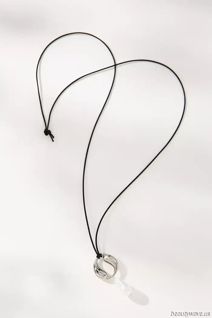 Out of the blue, everyone in the fashion world is sporting this jewelry trend—I recently discovered the most stylish option for less than $100.