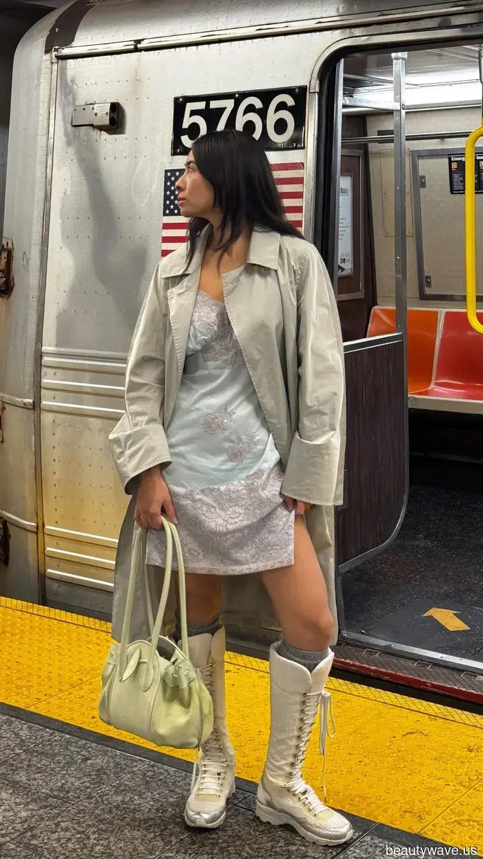 Trainers Are a Key Autumn Capsule Item—6 Styles That Will Be Popular Among Fashionable Individuals in 2026.