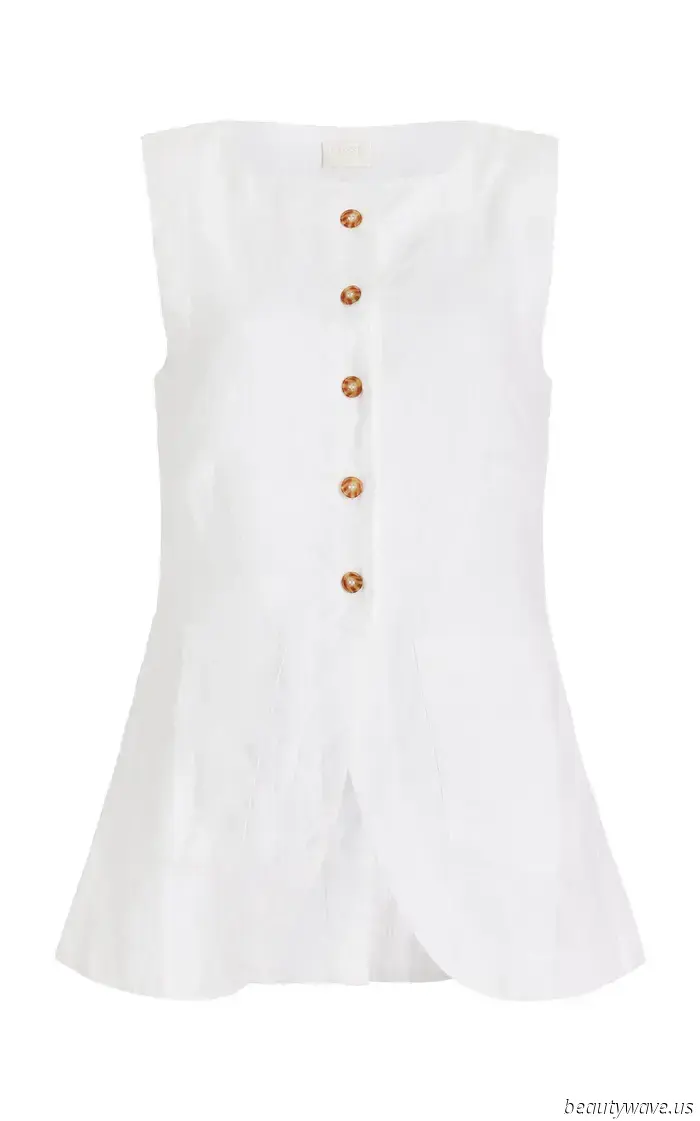 The Trendy Summer Top Fashionable Europeans Enjoy Pairing With Jeans