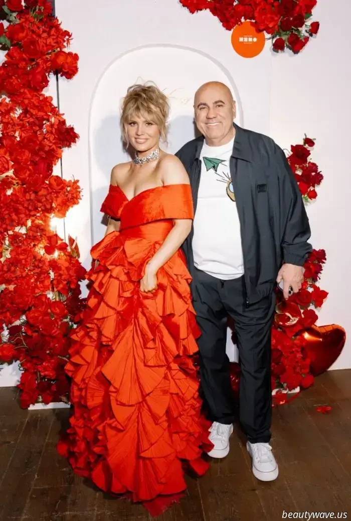 Olga Seryabkina, Leon Kemstach, LYRIQ, Lucia Chebotina e Seville alla festa di compleanno di SHENA?