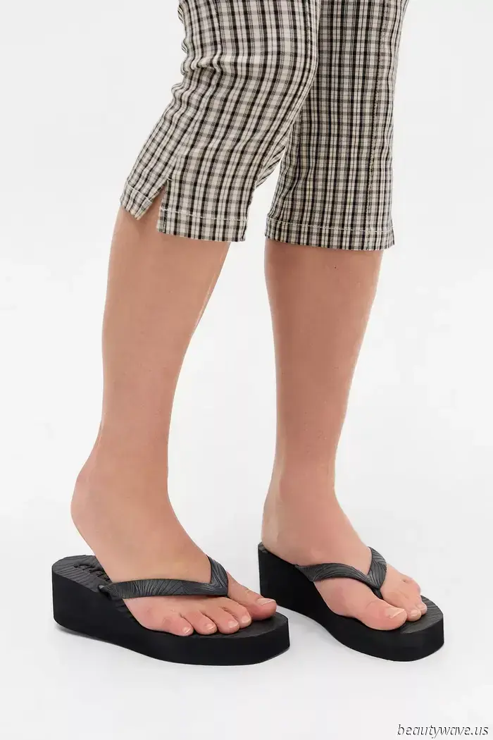 L'ho trovato: la tendenza delle gonne estive che rende le Flip-Flops nere molto più belle
