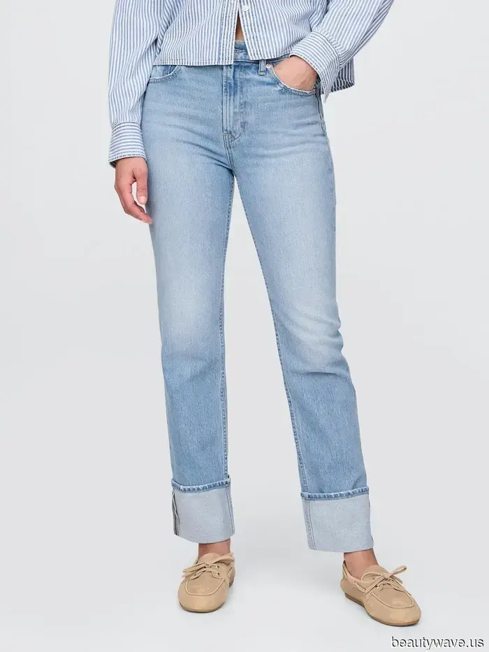 I Named the Cuffed-Jeans Trend—7 Shoes That Fashion Enthusiasts Are Pairing with the Stylish Denim Look