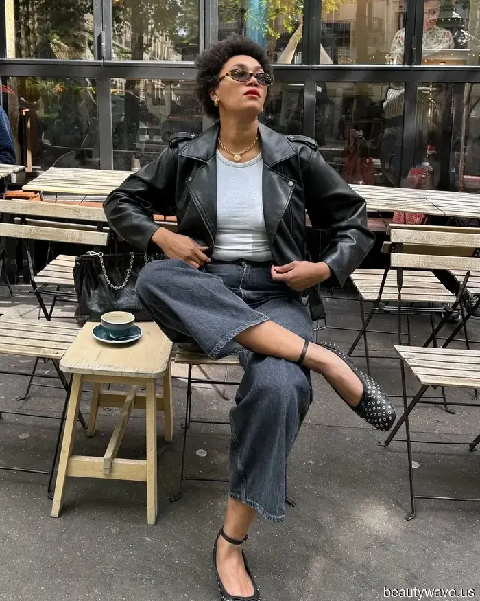 5 Ways Minimalists Are Styling Their Favorite Jeans at the Moment