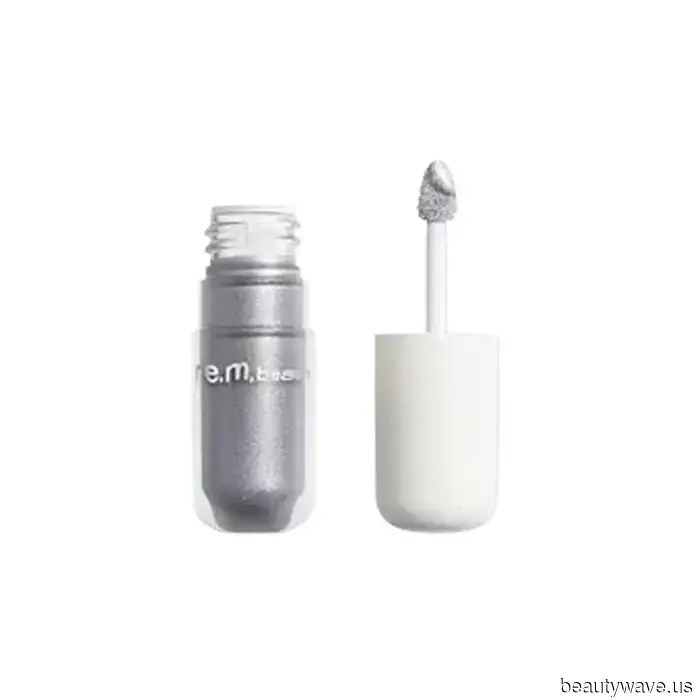 Chrome está a punto de ser la mayor tendencia de maquillaje de 2026&mdash;12 productos para lograrlo antes que los demás.