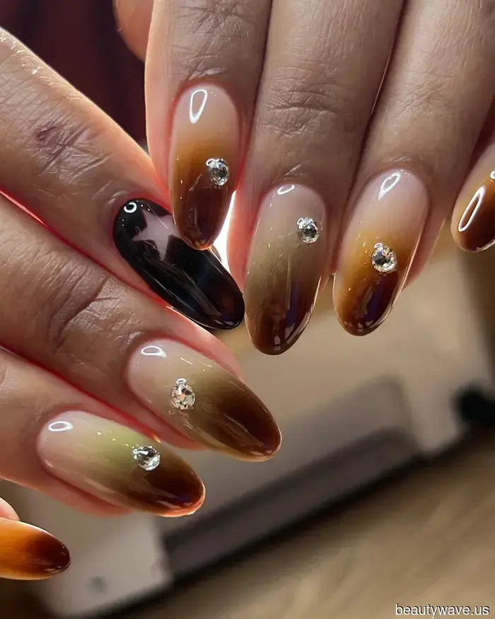 Las uñas Ombr&eacute; son la tendencia de manicura más alegre del verano&mdash;Aquí hay 12 diseños para copiar.