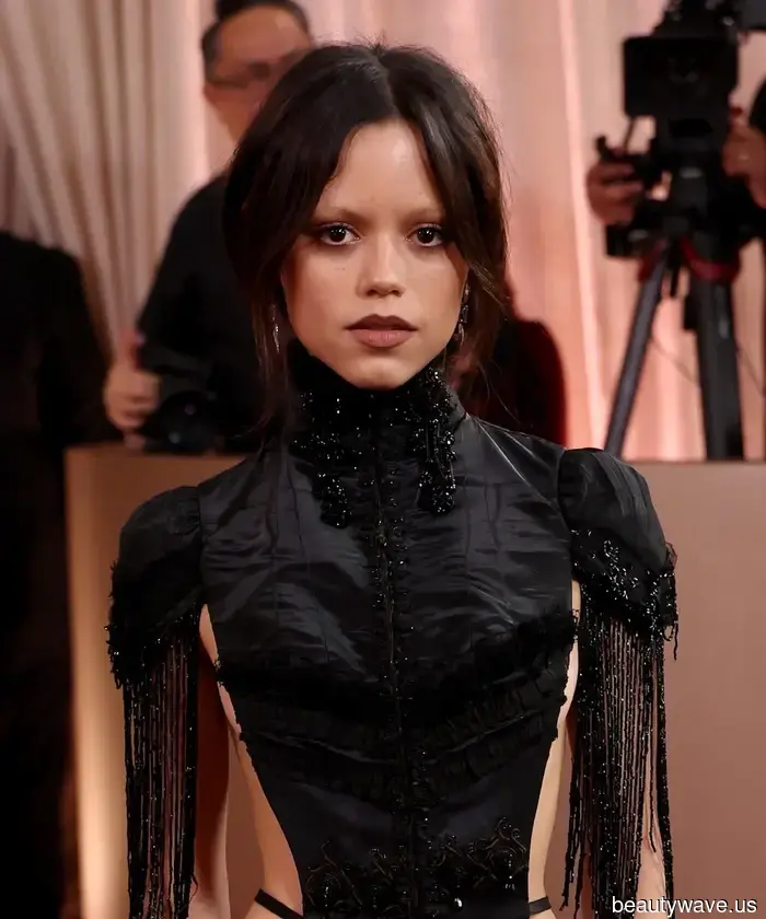 The Golden Globes Revived Red Carpet Glamour: 32 Celebrity Looks That Define Elegance