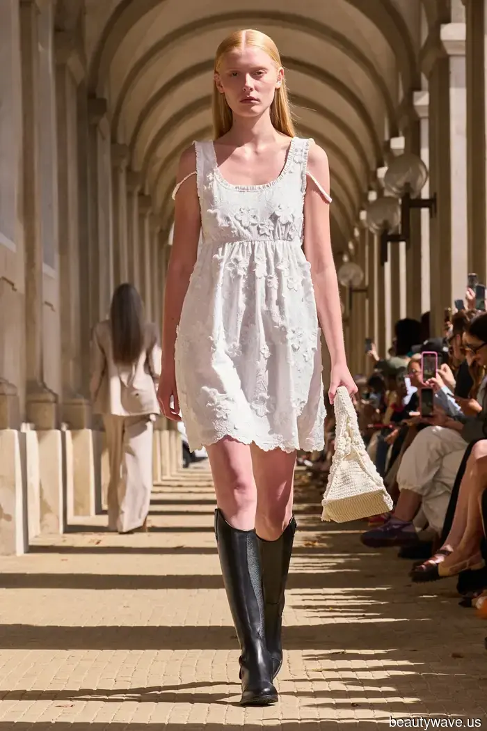 It's Official: The Horse-Girl Boot Style Will Be Popular This Fall