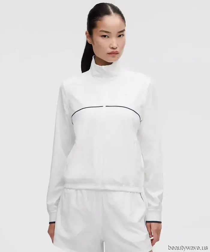 I’m a Fashion Editor who plays tennis every week—here are the items I adore both on and off the court.