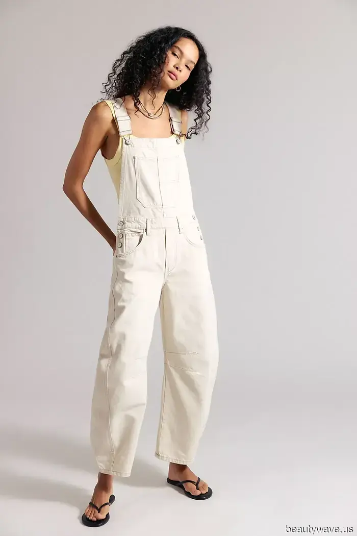 Questi 5 outfit dimostrano che la "scarpa brutta" preferita dalla moda appare così elegante con il denim.