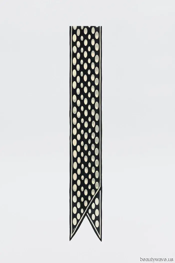 Meet Verona Farrell, the internet's cool girl who is turning list-making into the hottest trend this winter.