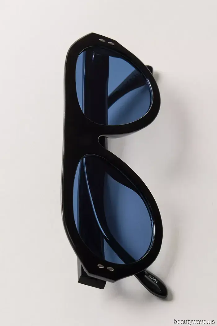 I’ve worked as a stylist for 12 years—here are 5 wardrobe tricks that fashion insiders will endorse in 2026.