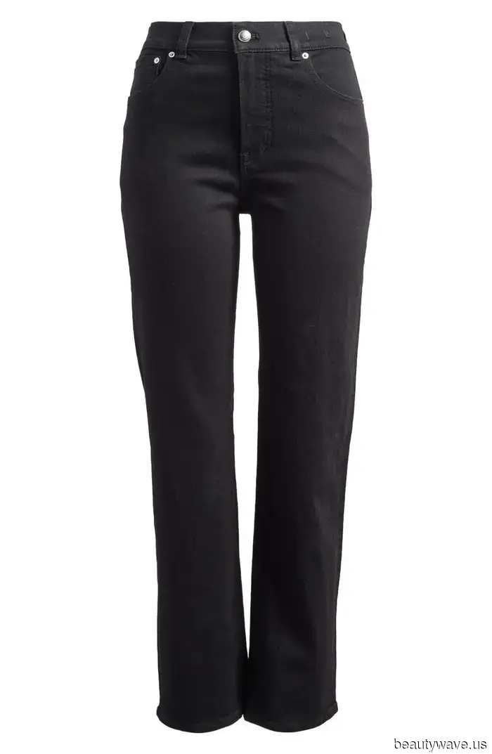 Indeed, ballet flats pair well with skirts, but they look even better in this Parisian-endorsed combination.