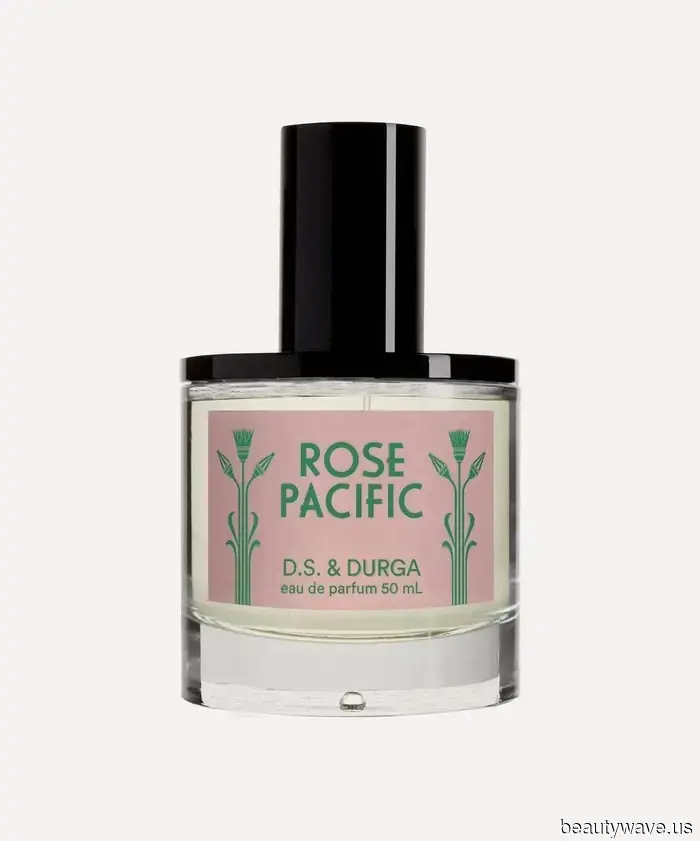 I requested nine beauty editors to reveal the nostalgic perfumes that influenced their lives.