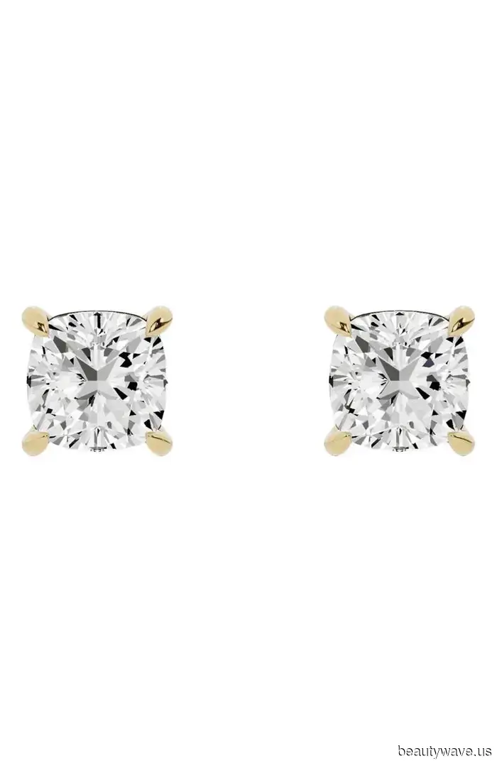 Cada persona chic que conozco está reservando aretes gruesos para esta tendencia atemporal.