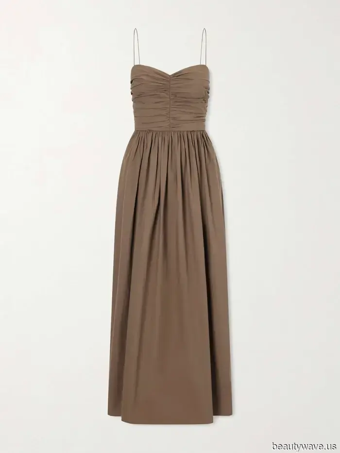 I Discovered It: The Subtle Elegance of the Ultra-Minimal Dress That Stylish Women Across Europe Can't Get Enough Of