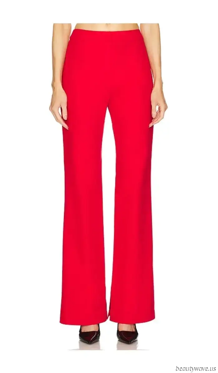 This pant style paired with flip-flops forms the most stylish combination we've encountered all summer.