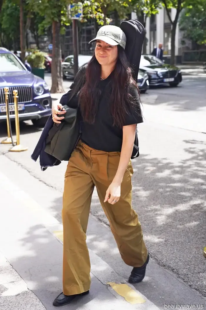 Fashion enthusiasts are already swapping jeans for this fall's trending pant colors.