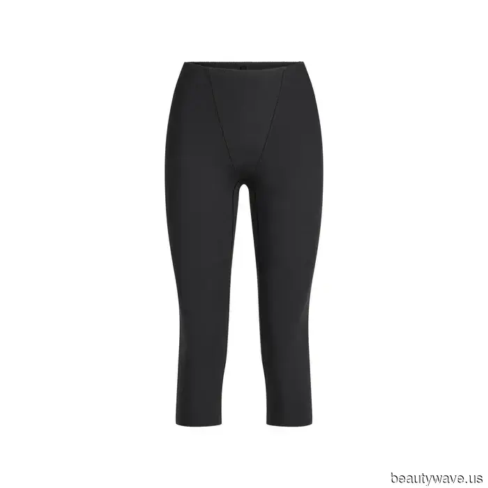 Dimentica le infradito e le sandali con cinturini&mdash;Questa è la tendenza delle scarpe eleganti che le persone di moda indossano ora