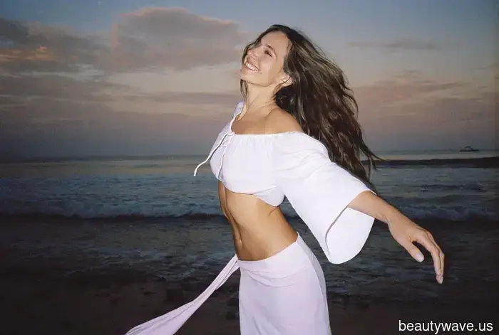 Introducing: Devon Lee Carlson's Latest Collaboration with Frankies Bikinis