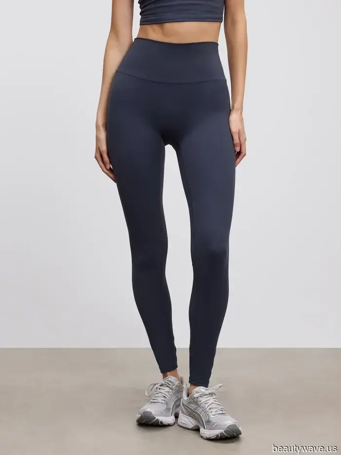 Both Gen Z and Millennials are on the same page: If you plan to sport leggings this summer, do so in these specific ways.