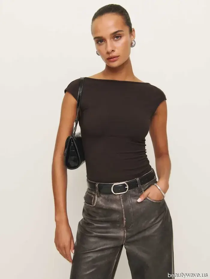 No one rocks jeans quite like stylish Parisians—here are 7 effortless outfits I’m looking to replicate from the French this fall.