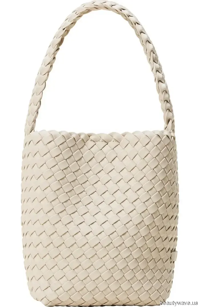 Если бы стильная французская женщина делала покупки на распродаже в Nordstrom в конце сезона, вот 35 товаров, которые она добавила бы в свою корзину.